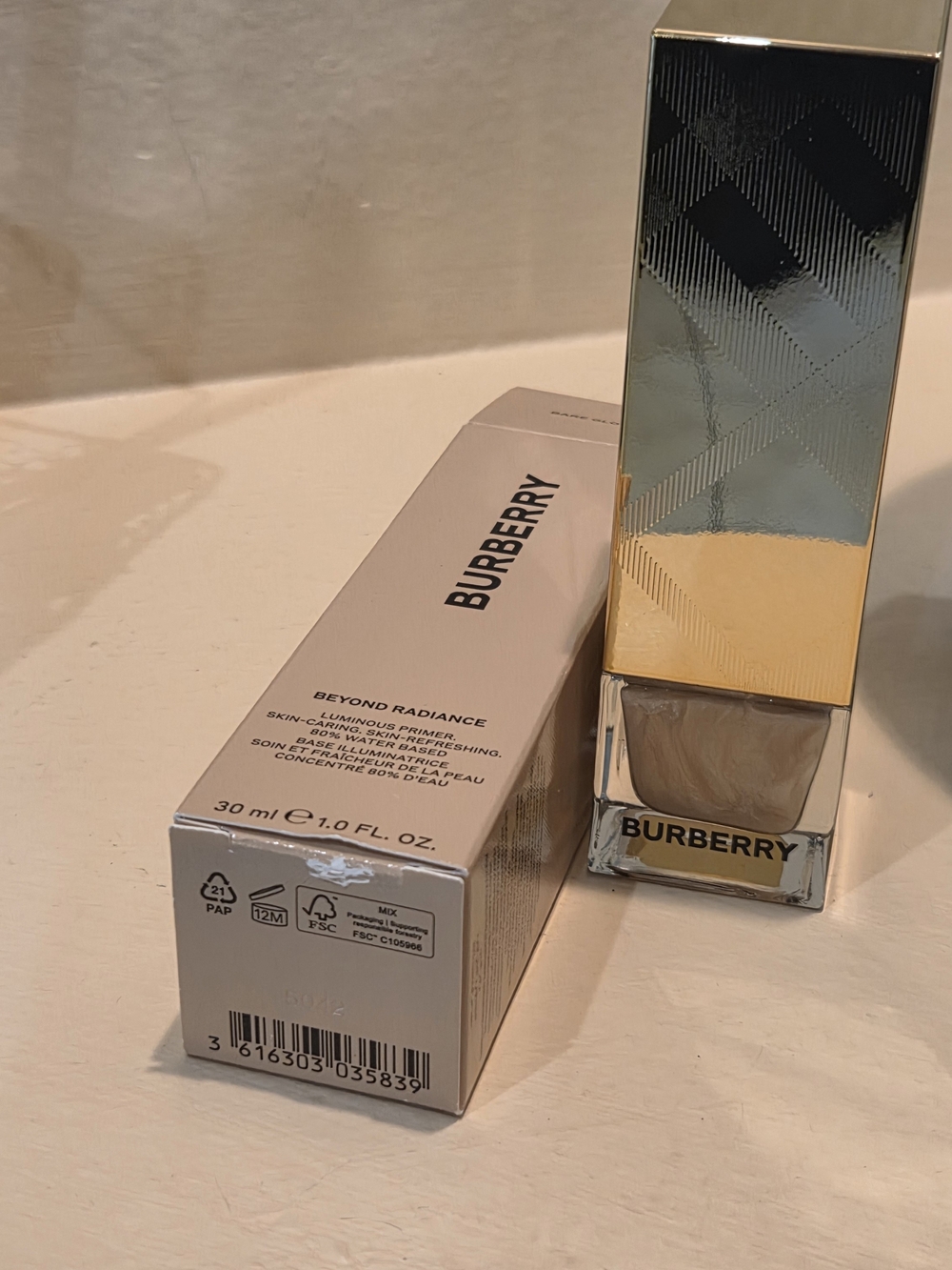 Burberry Beyond Radiance Luminous Primer - Gold & Beige
